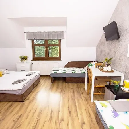Rodzinny Dom W Gorach-apikraina-sudety Zachodnie بيت للعطل